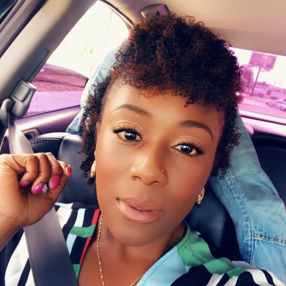 Meet your Posher, Tomicia - Picture 1 of 1